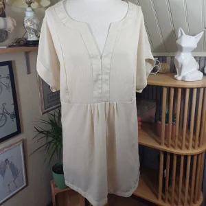 Tunique beige, Bonprix, taille 56