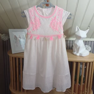 Robe beige et rose, Du pareil au même, taille 6 ans