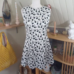 Robe à motifs cœurs, taille 38