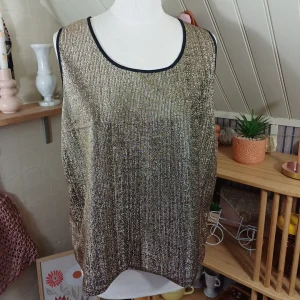 Débardeur doré, taille 46
