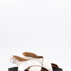 clara - sandale brides croisées cuir vernis blanc cassé