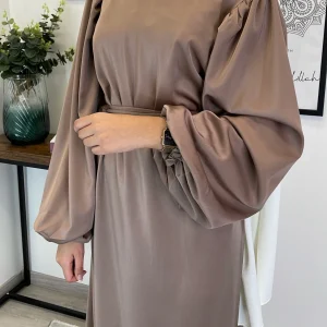 ROBE SATINÉ TAUPE