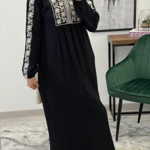 ROBE BRODÉE NOIR